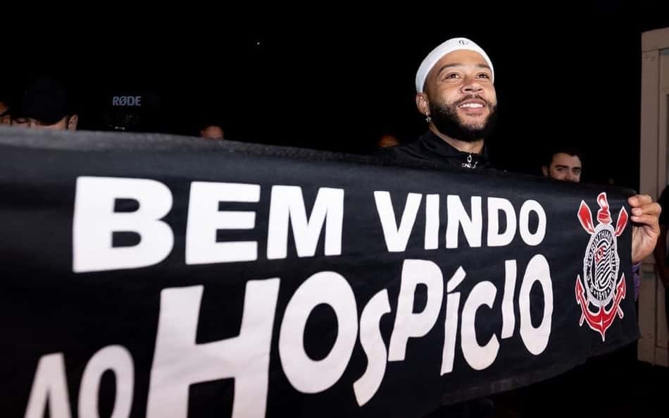 Jornalista compara Depay no Corinthians a James Rodríguez no São Paulo: 'Desafio muito maior'