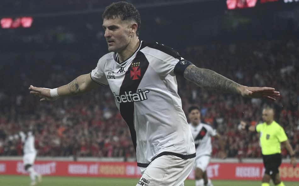 Destaque do Vasco, Vegetti se isola na artilharia da Copa do Brasil