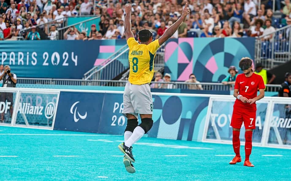 Seleção brasileira de futebol de cegos vence a Turquia na estreia das Paralimpíadas