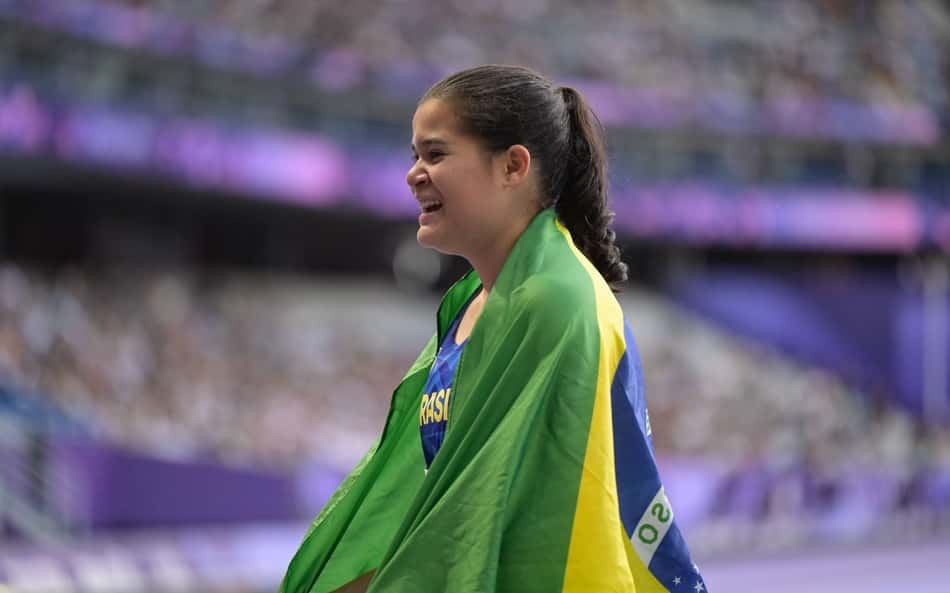 Verônica Hipólito volta a conquistar uma medalha em Paralimpíadas
