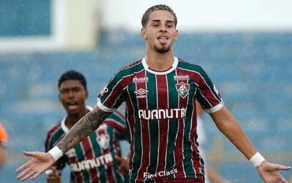 Agner, ex-joia da base do Fluminense, treina com o elenco profissional do Palmeiras