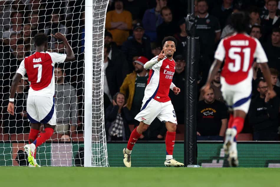 Arsenal goleia rival da 3ª divisão em Londres, por 5 a 1, e avança na Copa da Liga Inglesa (Foto: Adrian Dennis / AFP)