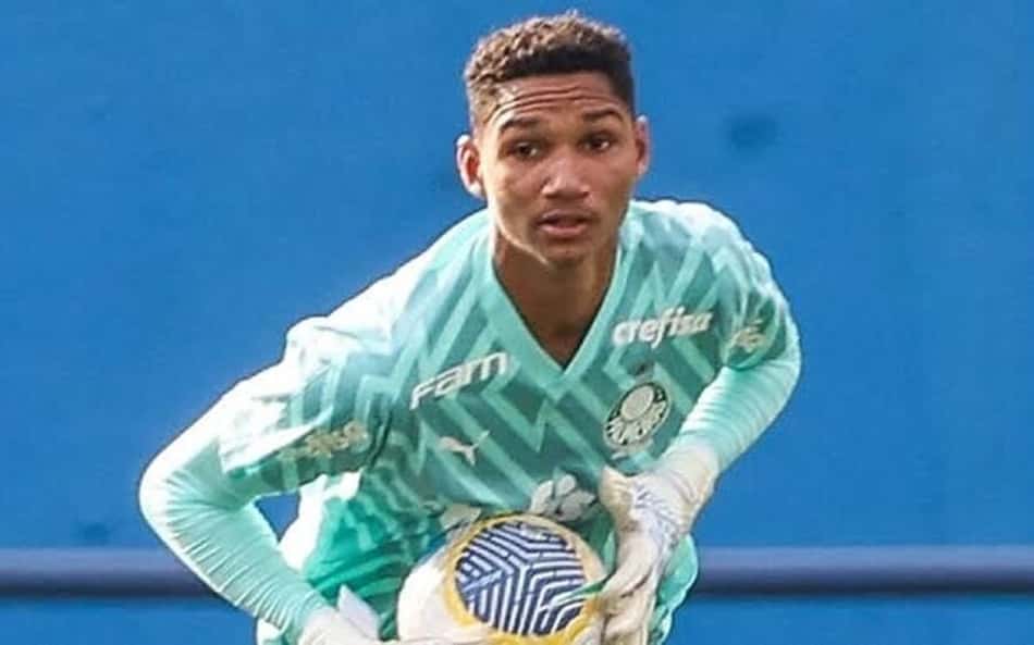 Palmeirenses vão à loucura com pênaltis defendidos por Deivid: 'Não precisa renovar com Lomba'