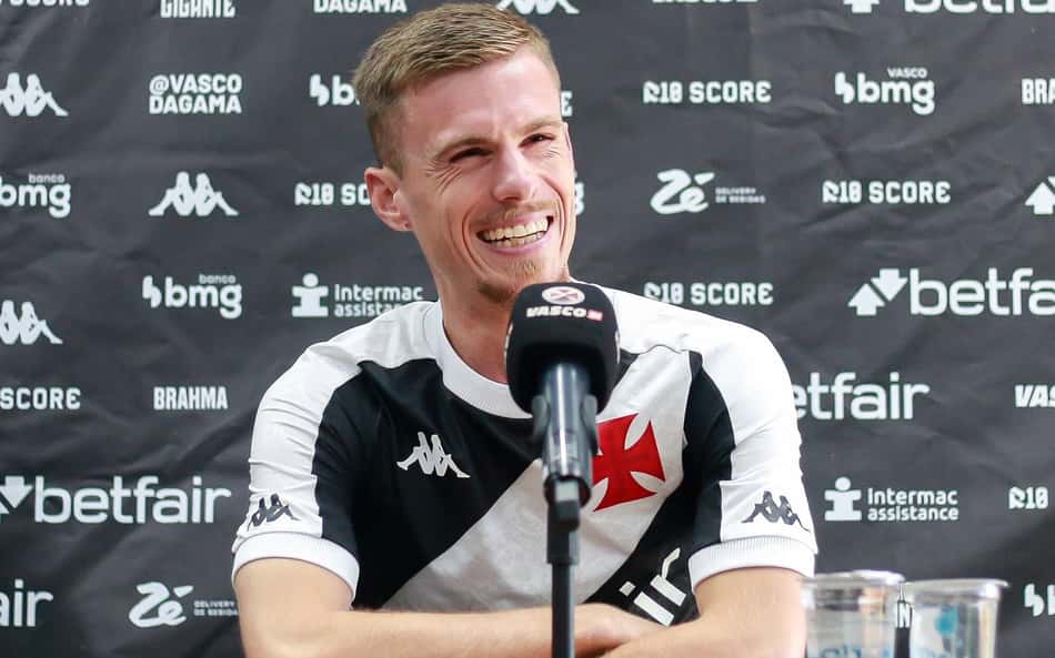 Apresentado pelo Vasco, Máxime Dominguez projeta clássico contra o Flamengo: 'Tem que ganhar'