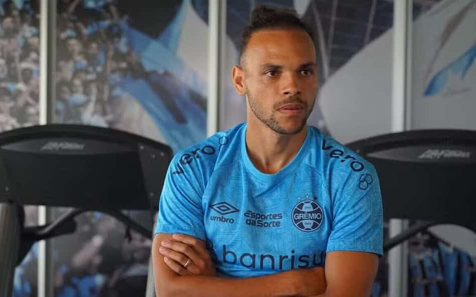 Com Braithwaite no comando do ataque, Grêmio está escalado para enfrentar o Flamengo
