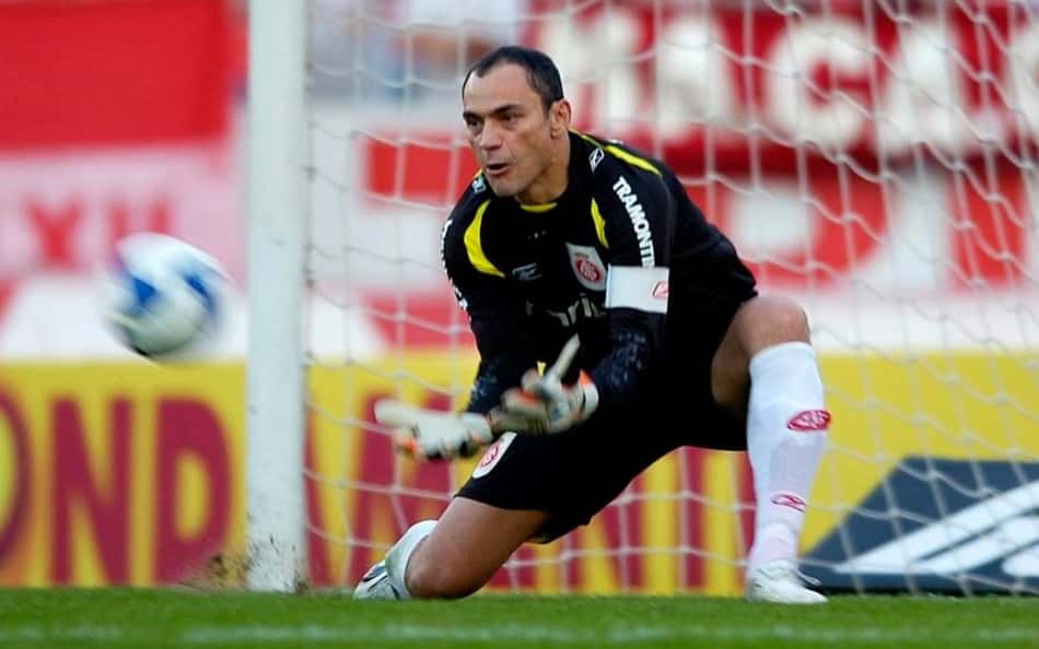 Goleiro Campeão do Mundo com o Inter exalta momento de Rochet: 'dispensa comentários'
