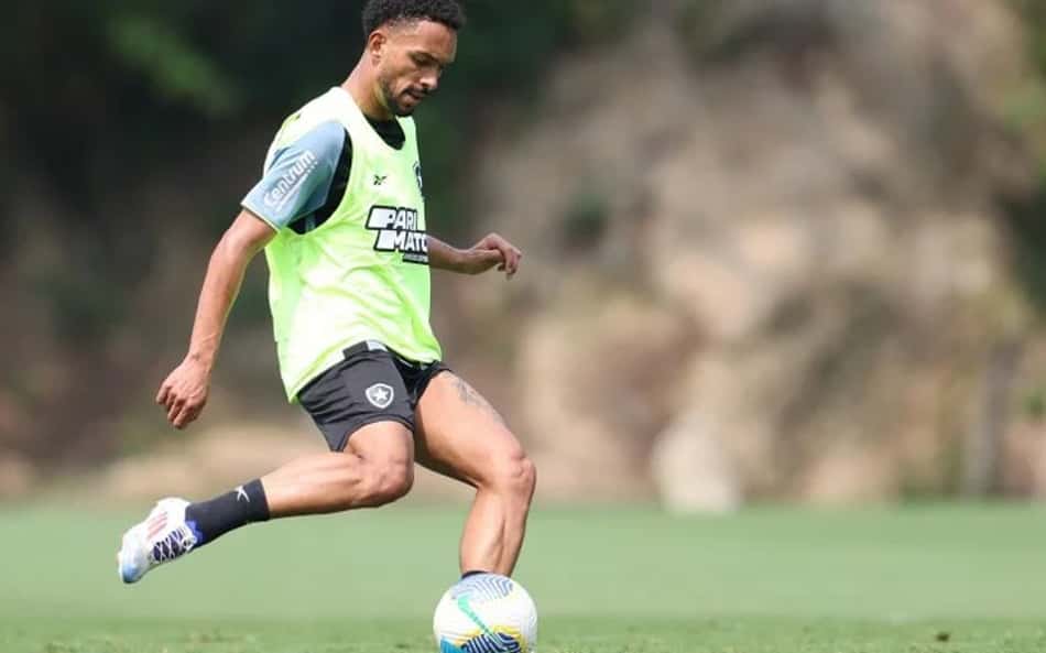 Novo reforço, Vitinho treina pela primeira vez no Botafogo