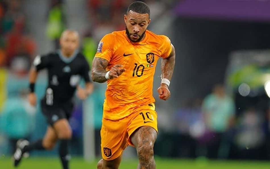 Jornalista critica proposta do Corinthians por Memphis Depay: 'Irresponsabilidade'