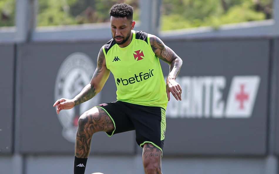 Vasco: Jair é relacionado para partida contra o Cruzeiro pelo Brasileirão