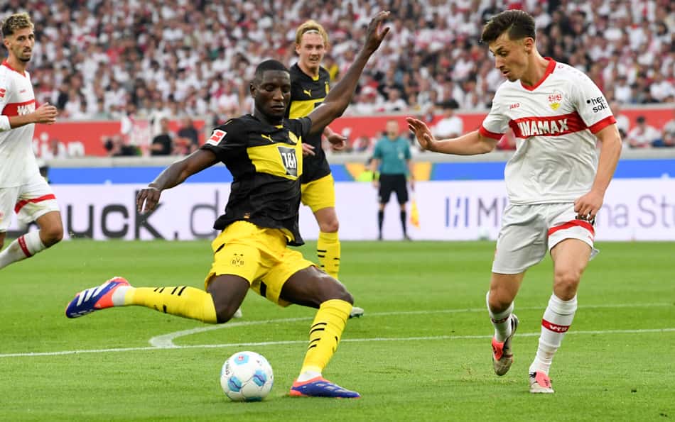 O Borussia Dortmund encara o Bochum pelo Campeonato Alemão; Veja os destaques dos jogos de hoje (Foto: THOMAS KIENZLE / AFP)