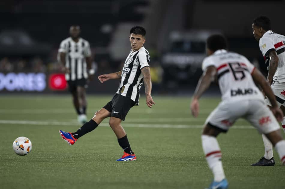 O Botafogo enfrenta o São Paulo pelas quartas da Libertadores (Foto: Jorge Rodrigues/AGIF)