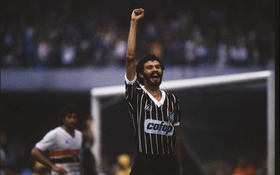 socrates_idolos_corinthians-scaled-aspect-ratio-512-320