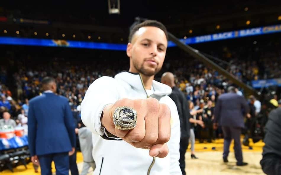Stephen Curry revela desejo de ser dono de franquia da NBA: 'Está definitivamente na mesa'