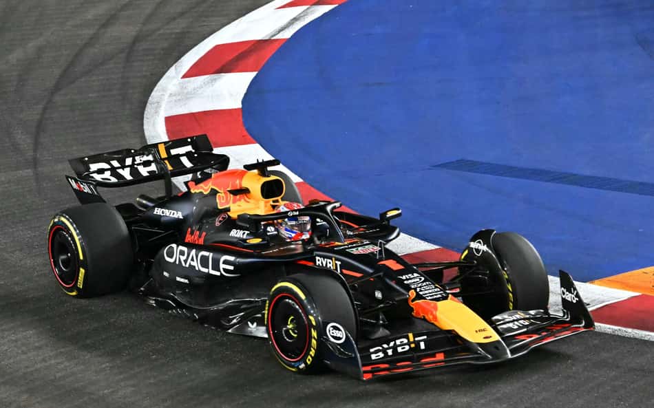 Verstappen coloca permanência na F1 em xeque após punição da FIA: 'Cansativo'