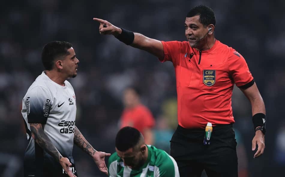 Wagner Magalhães vira alvo de jornalistas em Corinthians x Juventude: 'Péssimo'