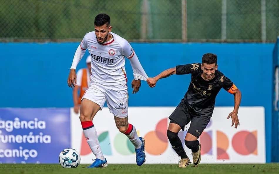 Ex-Vasco, zagueiro Zé Vítor estreia com vitória em Portugal
