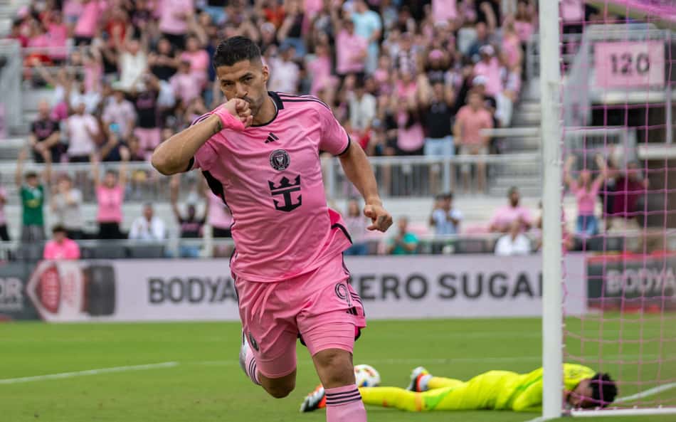 Suárez comemora "Vamos, Inter!" e torcedores do Grêmio reagem: 'apaga'