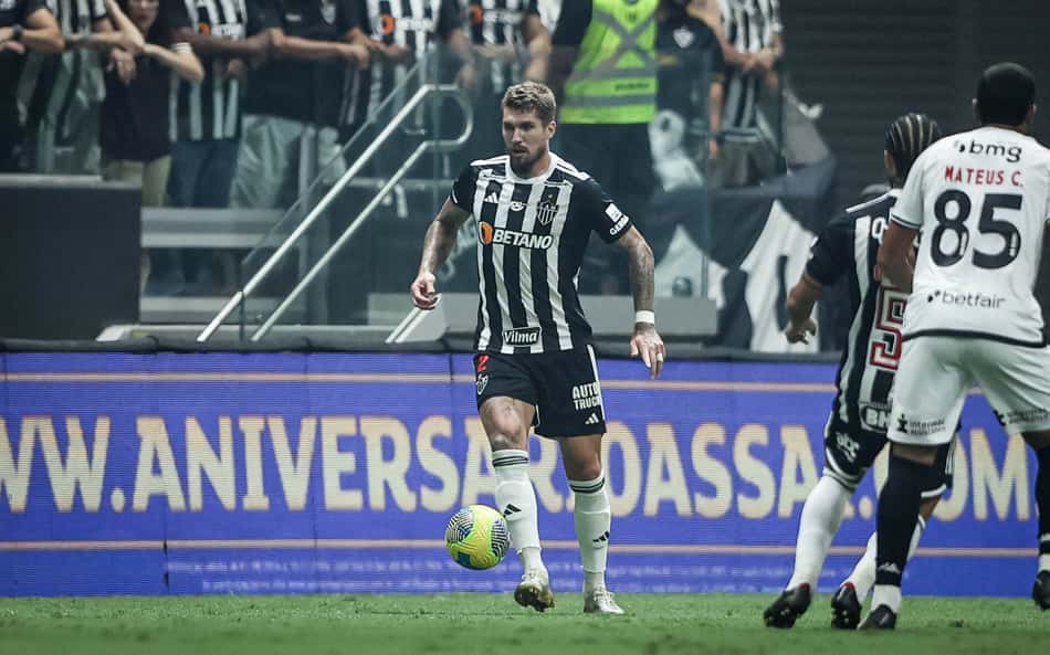 Zagueiro do Atlético-MG projeta decisão: "É guerra pra todo mundo"