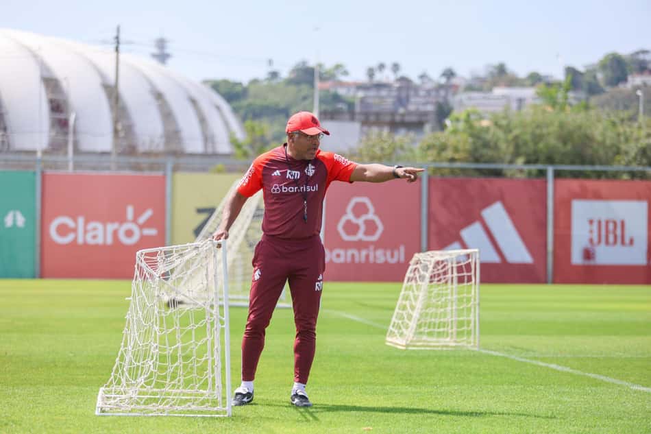 Roger Machado treino 14.10