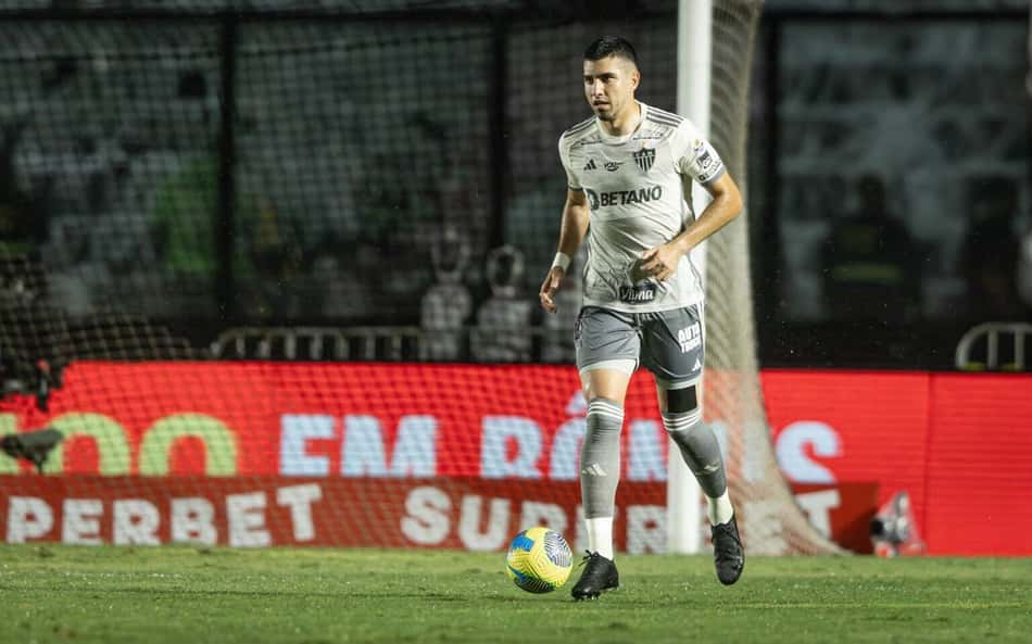 Zagueiro do Atlético-MG prevê "jogo duríssimo" com o River Plate
