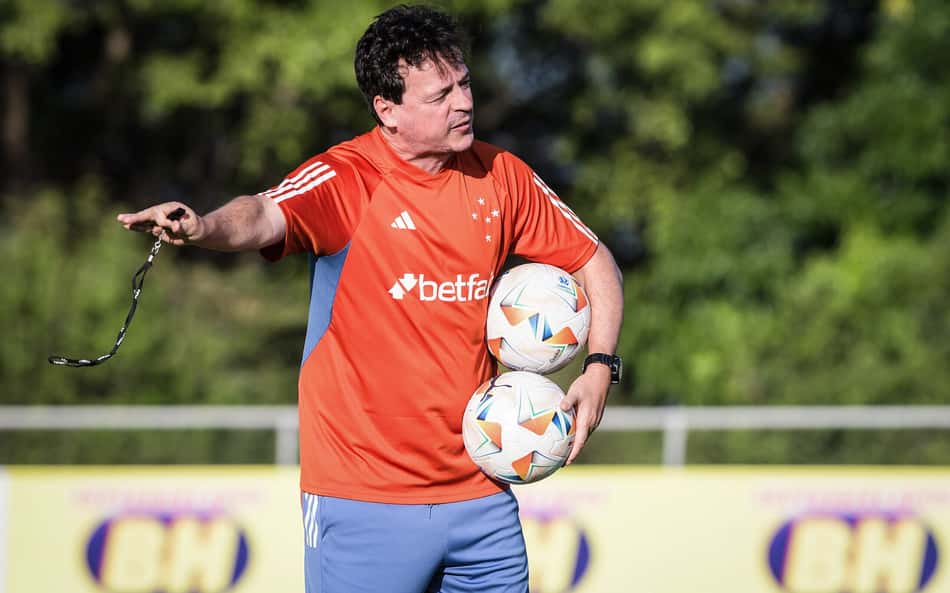 Cruzeiro reintegra volante e pode ter novidade contra o Lanús