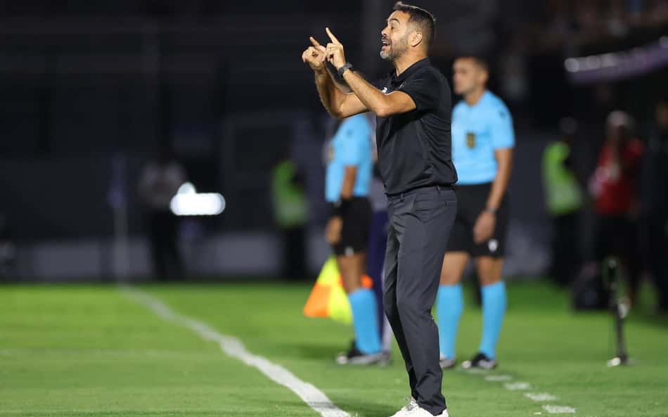 Artur Jorge aprova atuação do Botafogo contra o Bragantino: 'Vitória justíssima '
