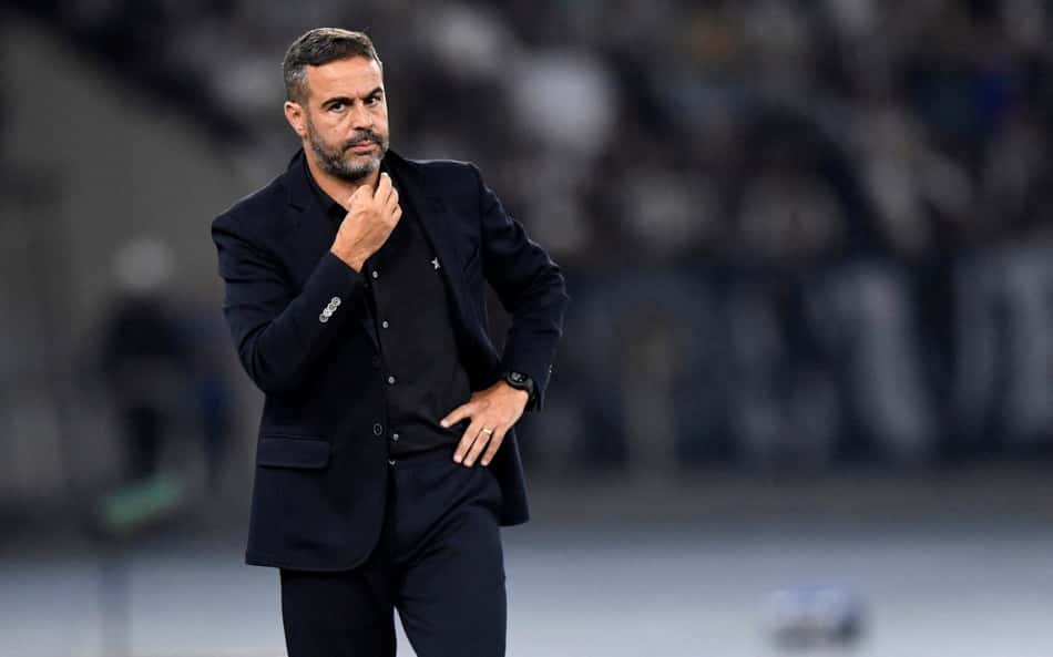 Artur Jorge explica mudanças do Botafogo no segundo tempo contra o Peñarol