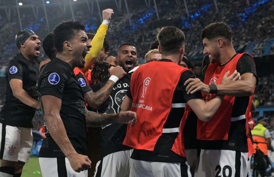 FBL-SUDAMERICANA-RACING-CORINTHIANS