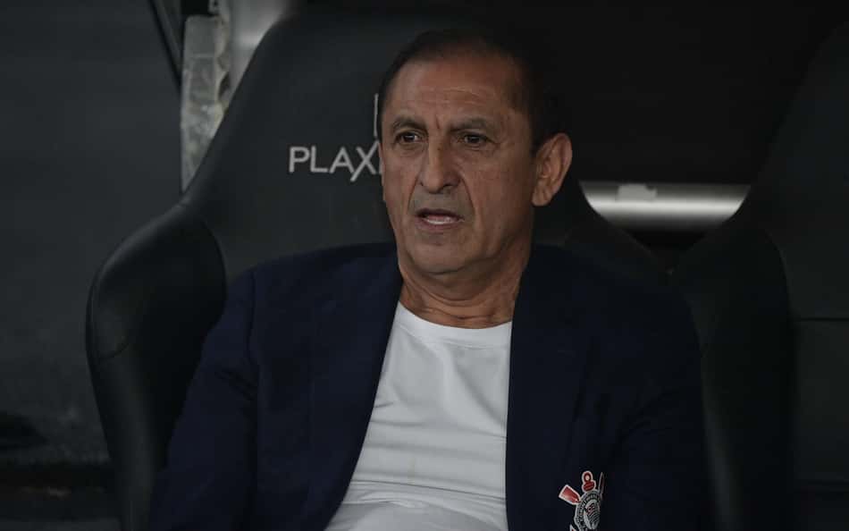 Ramón Díaz vive impasse entre 'grife' e números para escalar Corinthians