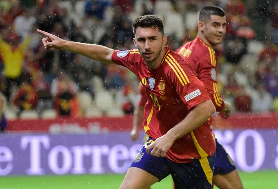 Aymeric Laporte comemora seu gol em Espanha 3x0 Sérvia pela Liga das Nações