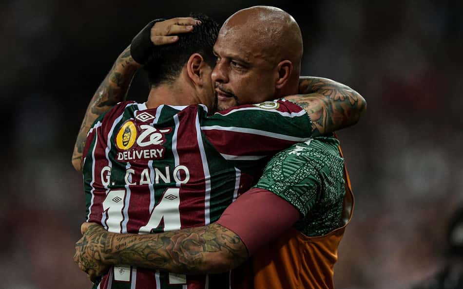 Cano se emociona e agradece Felipe Melo após vitória do Fluminense: 'Amo muito'