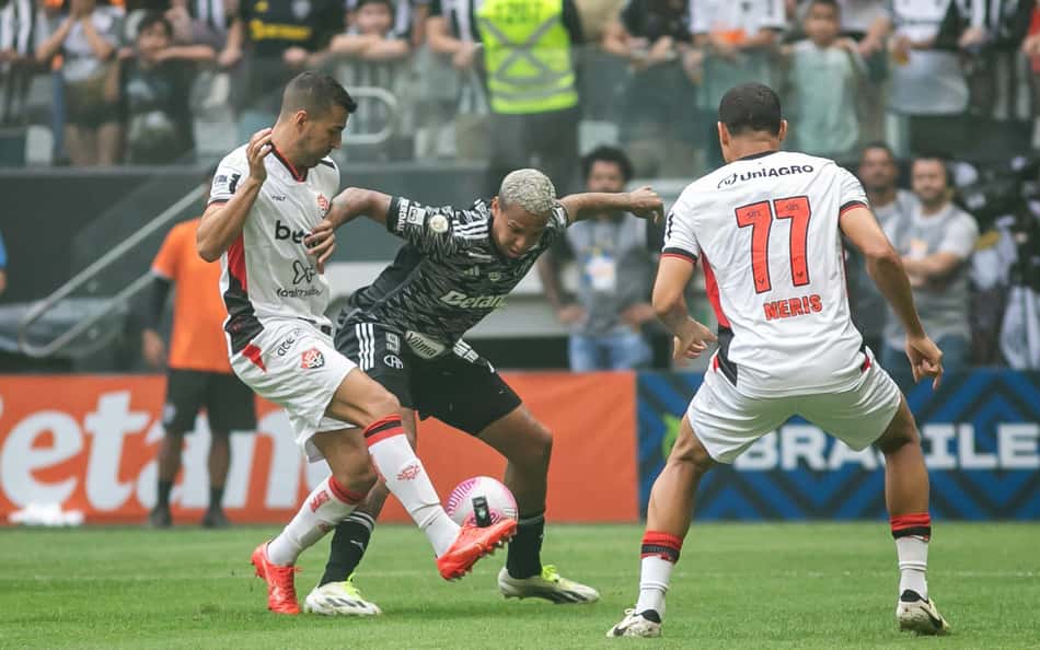 Em casa, Atlético-MG vacila e empata com Vitória pelo Brasileirão