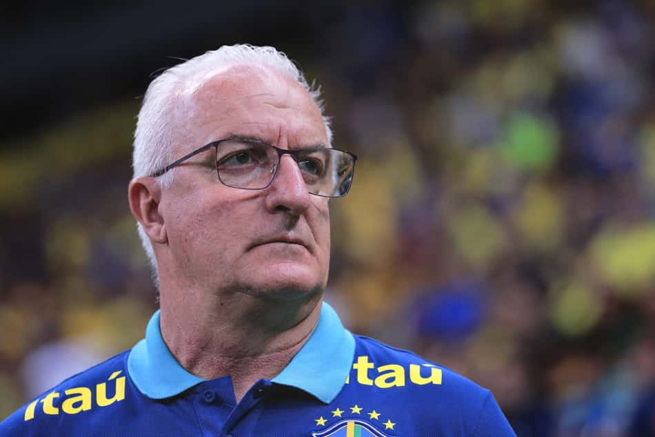 Dorival Júnior fez mudanças táticas que garantiram a vitória da Seleção Brasileira sobre Chile e Peru pelas Eliminatórias