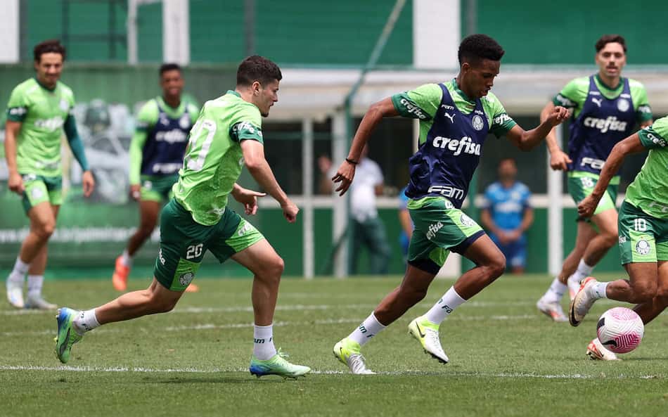 Estêvão é surpreendido por Neymar e projeta parceria: 'Sonho'