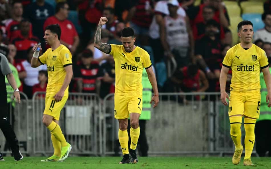 Autor de gol do Peñarol sobre Flamengo não deve jogar contra Botafogo