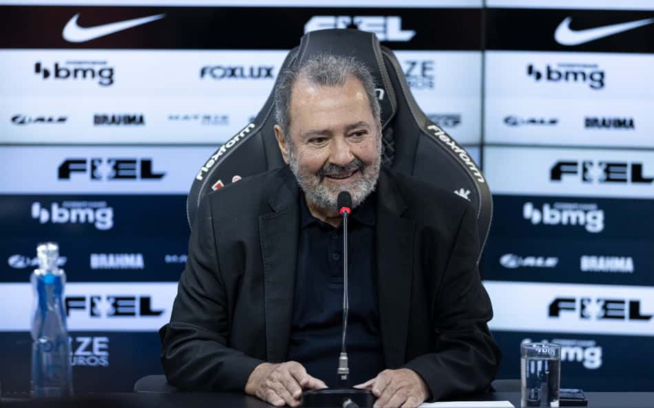 CEO do Corinthians rebate presidente do Cuiabá: 'Clube não é caloteiro'