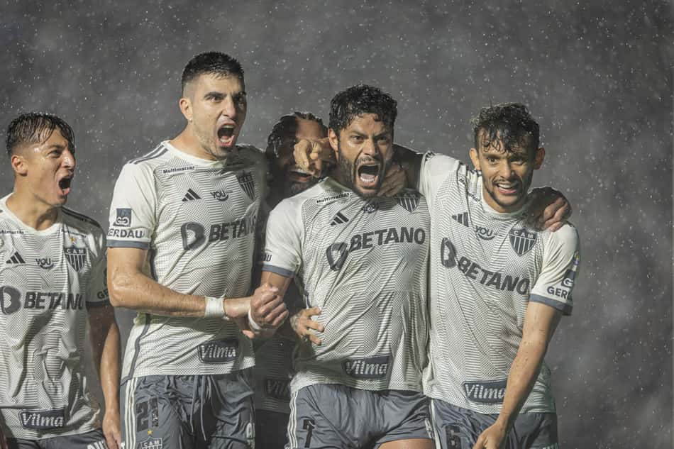 Hulk comemora gol marcado pelo Atlético-MG sobre o Vasco