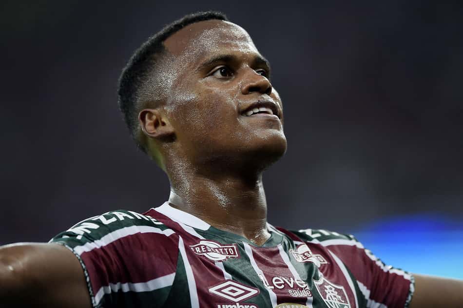 Jhon Arias comemora gol marcado pelo Fluminense sobre o Flamengo