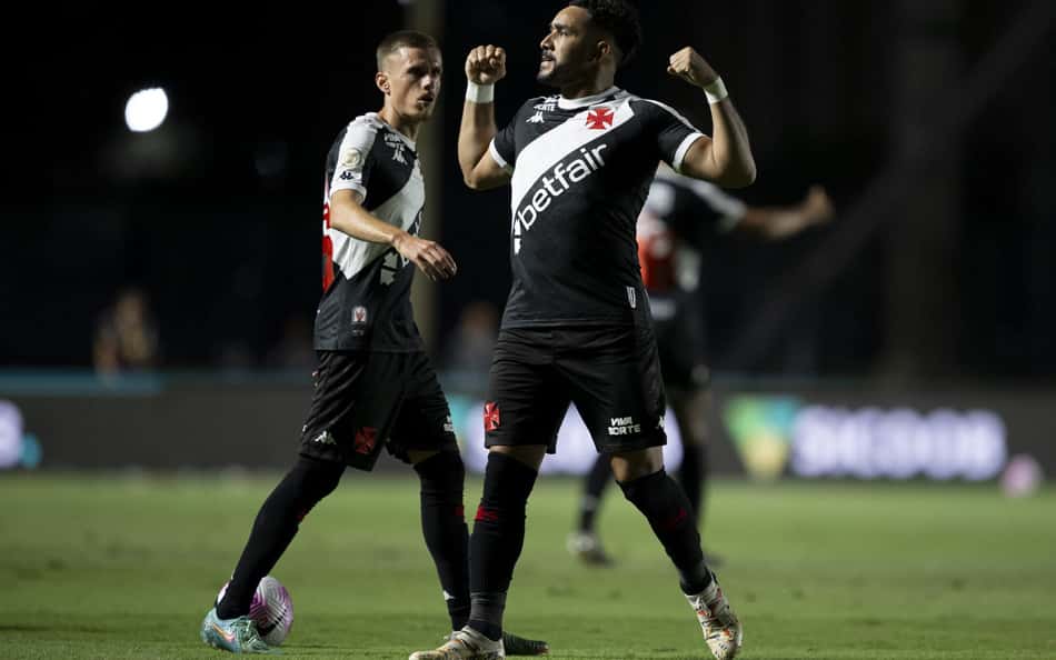Payet-comemora-gol-marcado-pelo-Vasco-contra-Juventude-scaled-aspect-ratio-512-320