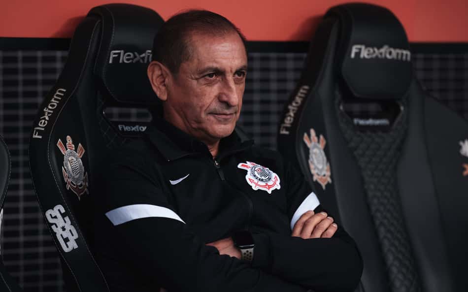 Ramón explica alterações no Corinthians e lamenta queda para o Flamengo: 'Faltou calma'