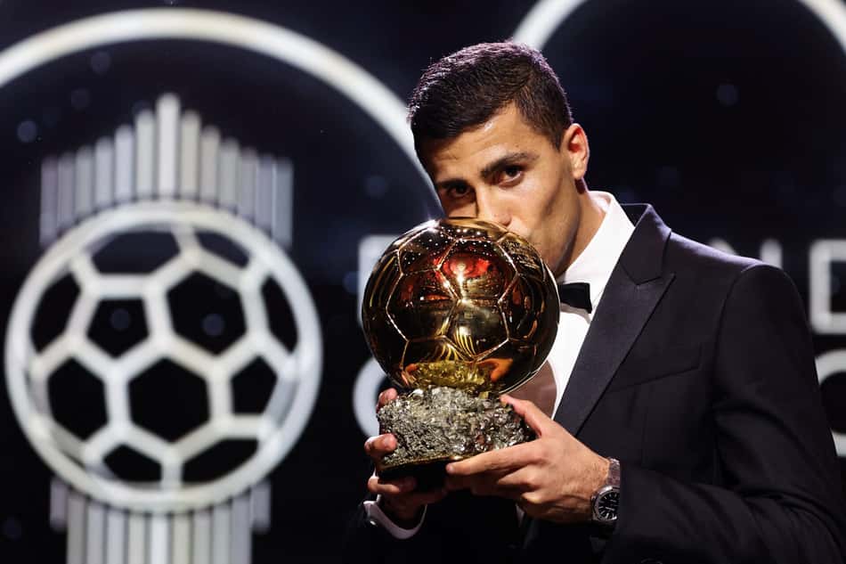 Rodri foi eleito como Bola de Ouro de 2024 após vencer a Premier League com o Manchester City e a Euro com a seleção espanhola (Foto: Franck Fife/AFP)