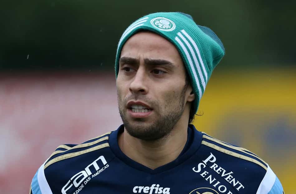 Valdivia, da SE Palmeiras, durante treinamento, na Academia de Futebol, no bairro da Barra Funda. (Foto Cesar Greco Fotoarena)