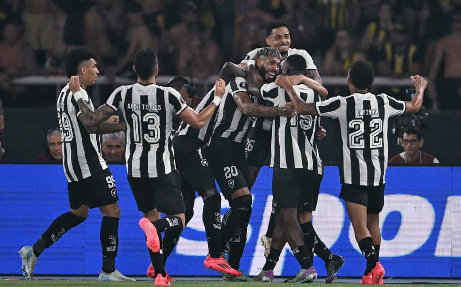 Jogador do Botafogo se emociona com gol sobre o Peñarol na Libertadores