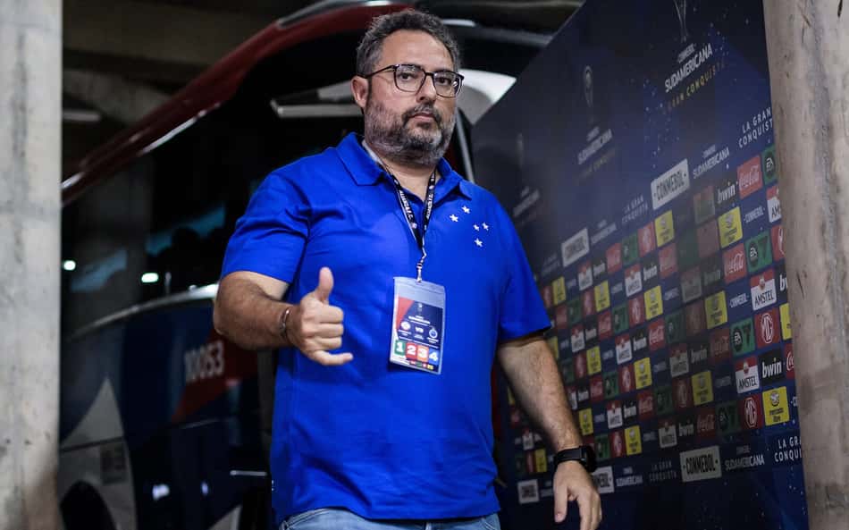 CEO do Cruzeiro, Mattos comunica multa 'severa' a Rafa Silva