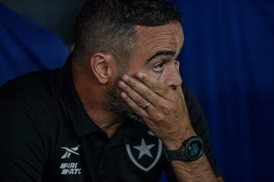 'Sei das dificuldades', diz Artur Jorge sobre Botafogo x Peñarol