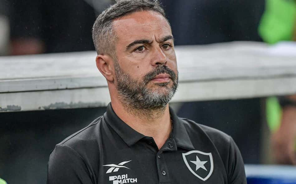 Artur Jorge lamenta tropeço do Botafogo e comenta gol sofrido: 'Evitável'