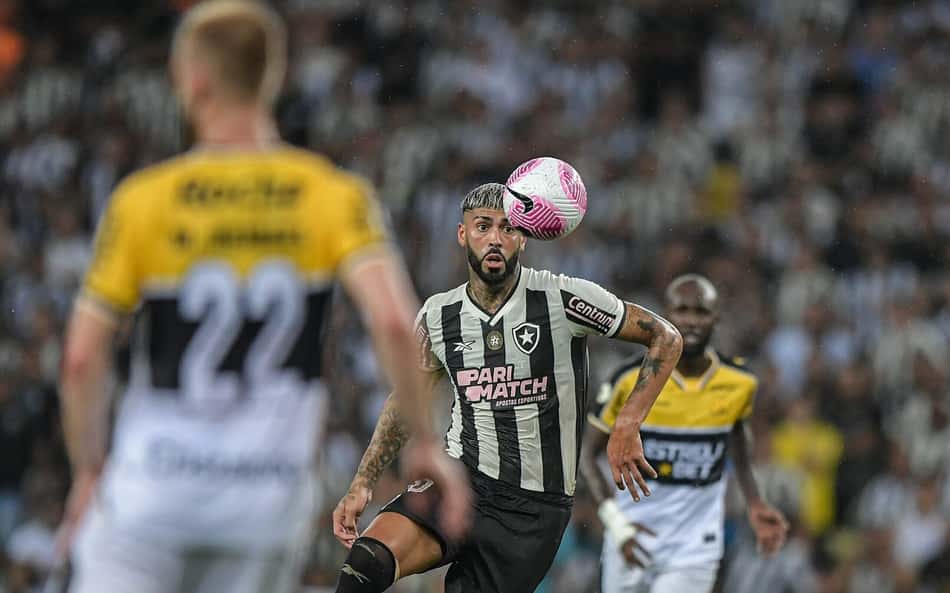 Web reage à atuação de Barboza, do Botafogo: 'Ainda mais maluco'