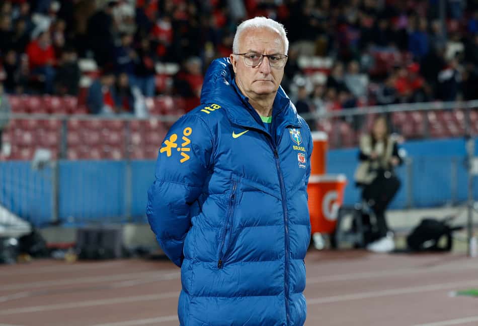 Dorival Júnior, técnico da Seleção Brasileira, contra o Chile