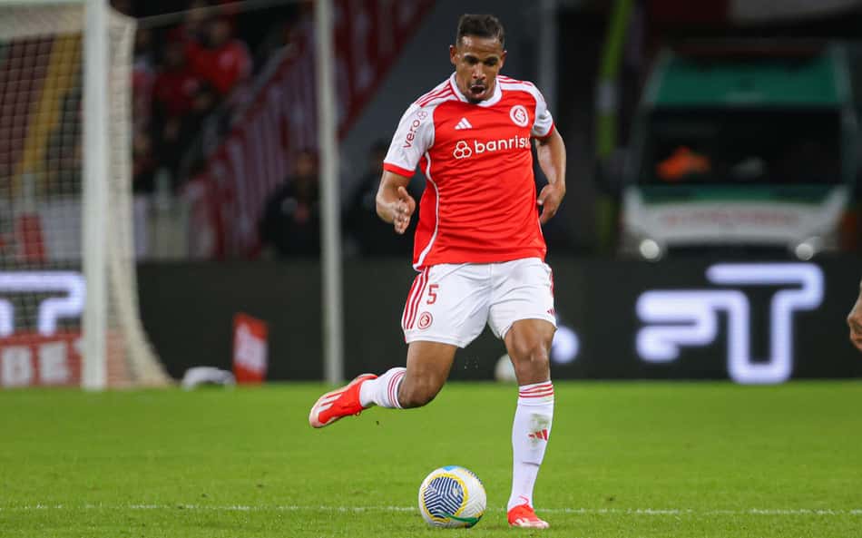 Fernando tem lesão muscular e vira dúvida para Gre-Nal