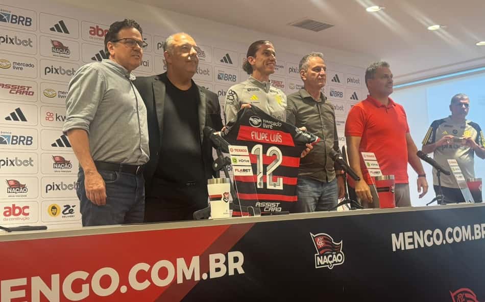 Filipe Luís evita comparações com outros técnicos: 'Agora é um novo Flamengo'